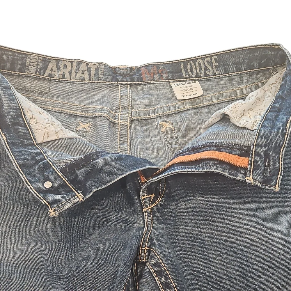 Ariat Men's Loose Fit Bootcut Jeans in Faded Blue 34×30 Great Condition